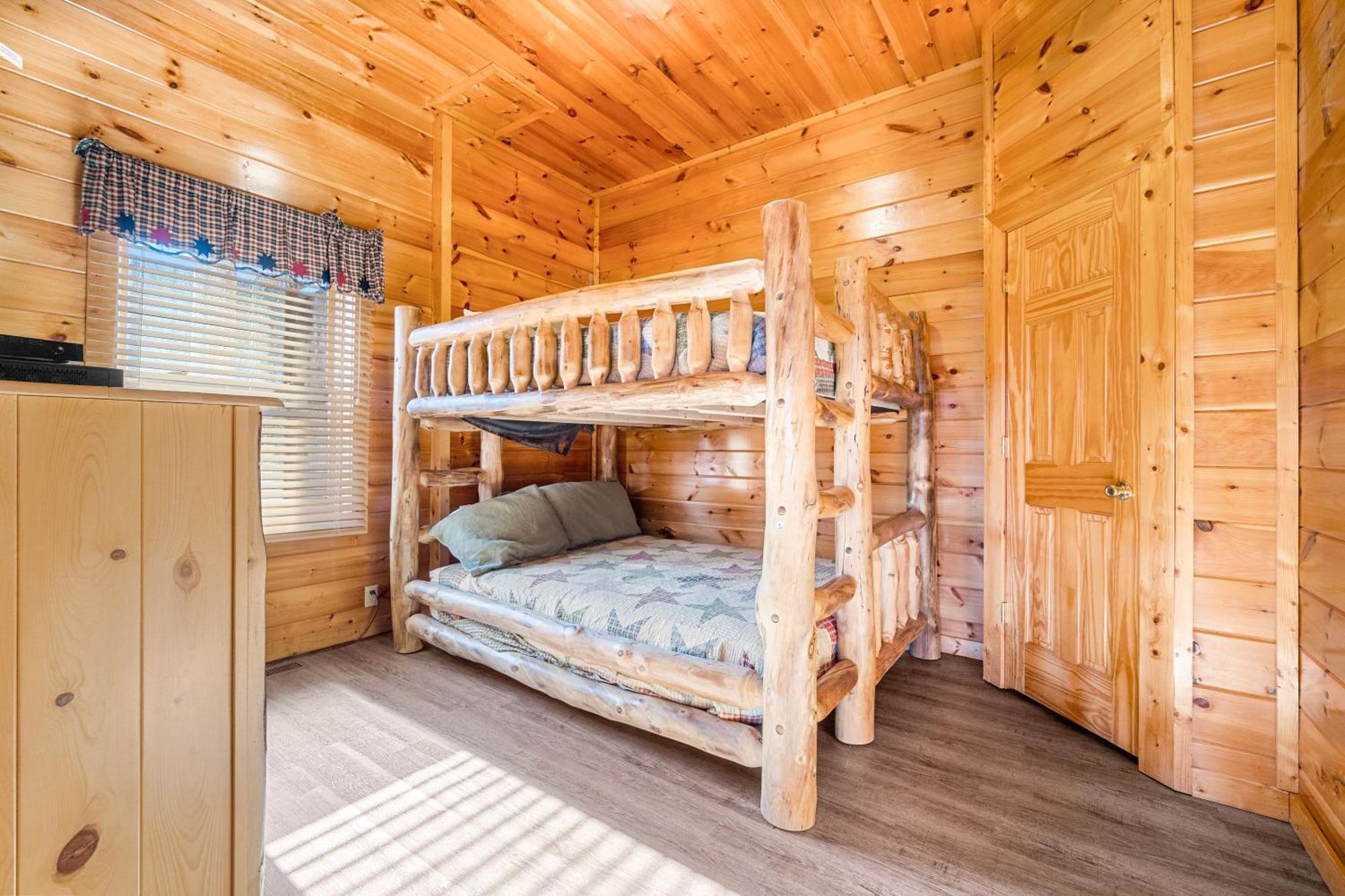 A Higher Calling, 1089 Of Free Area Attraction Tickets For Each Paid Day, Dollywood And More! Пиджен Фордж Екстериор снимка